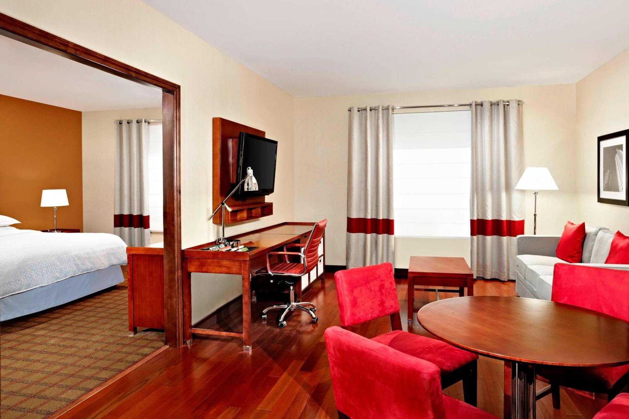 Four Points By Sheraton Calgary Airport Exterior foto