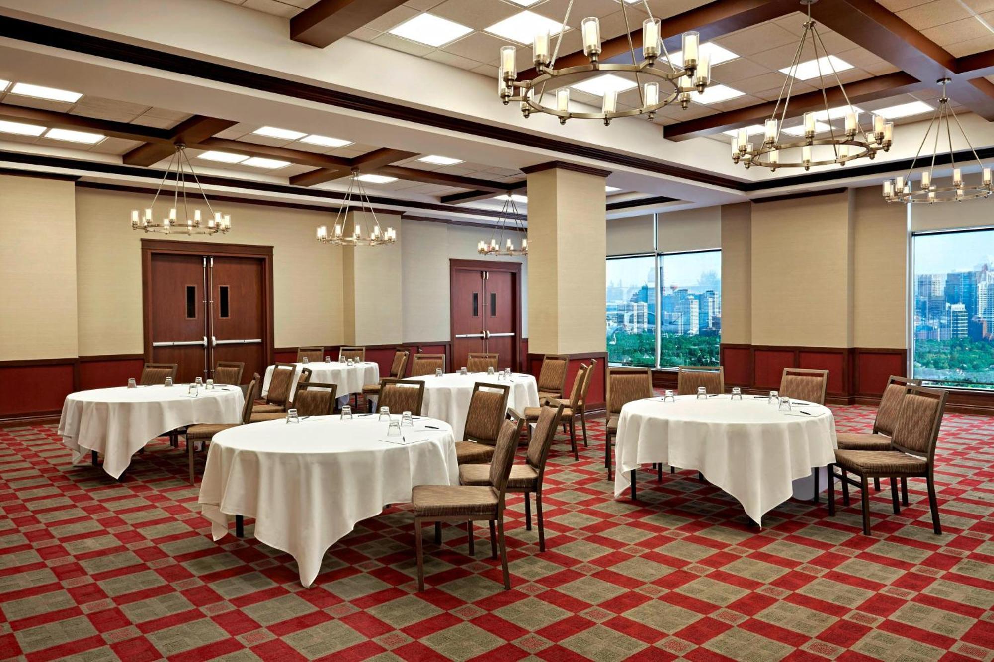 Four Points By Sheraton Calgary Airport Exterior foto